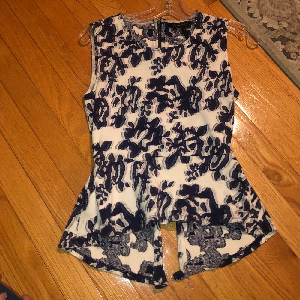 BCBGMAXAZRIA XS Navy & White Floral Peplum Top
